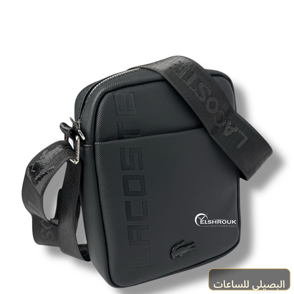 شنطة كروس لاكوست رجالي أسود بتصميم مستطيل مدمج مريح