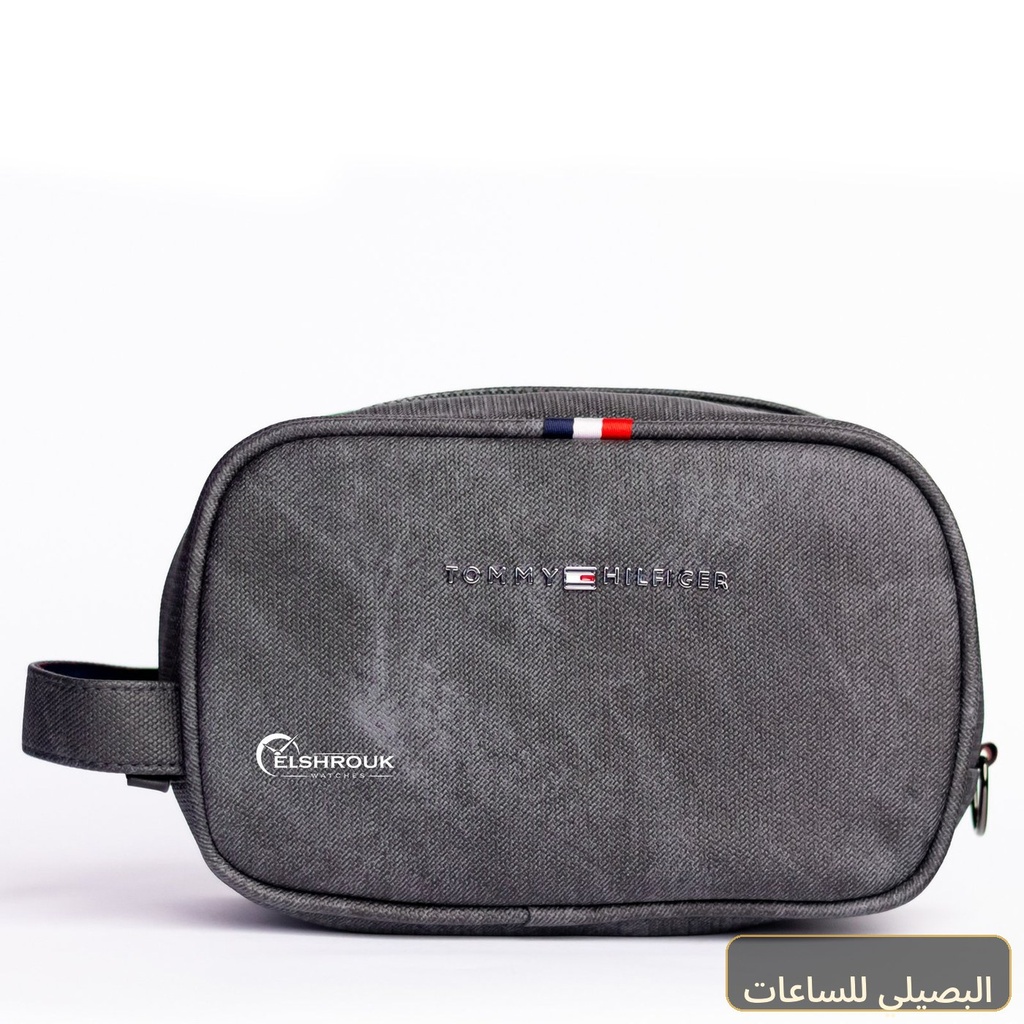 شنطة يد تومي هيلفيغر رجالي باللون الرمادي بتصميم عصري وعملي