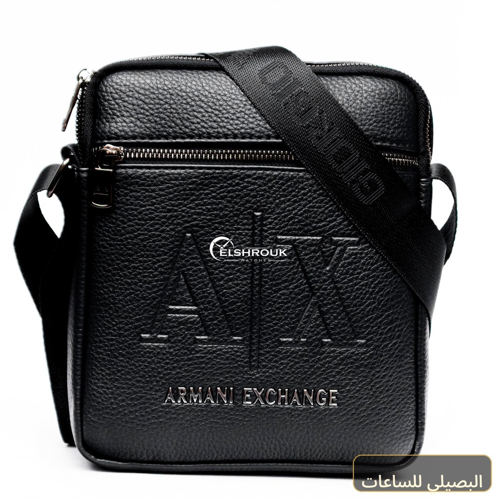 شنطة كروس A/X للرجال بلون أسود عصري